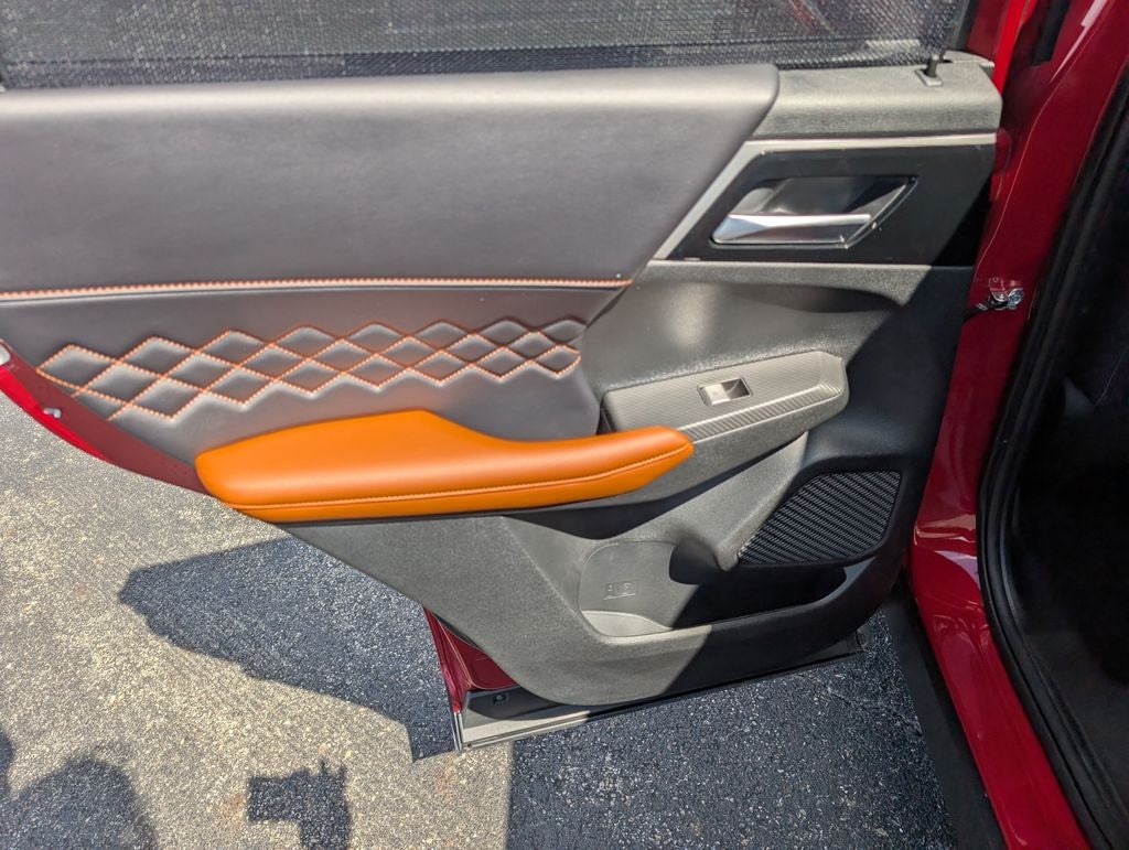 2024 Mitsubishi Outlander Base