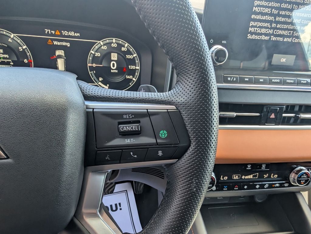 2024 Mitsubishi Outlander Base