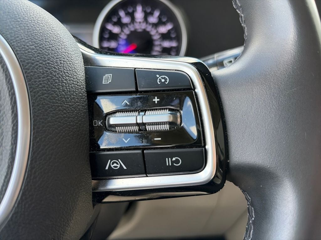 2024 Kia Carnival LX