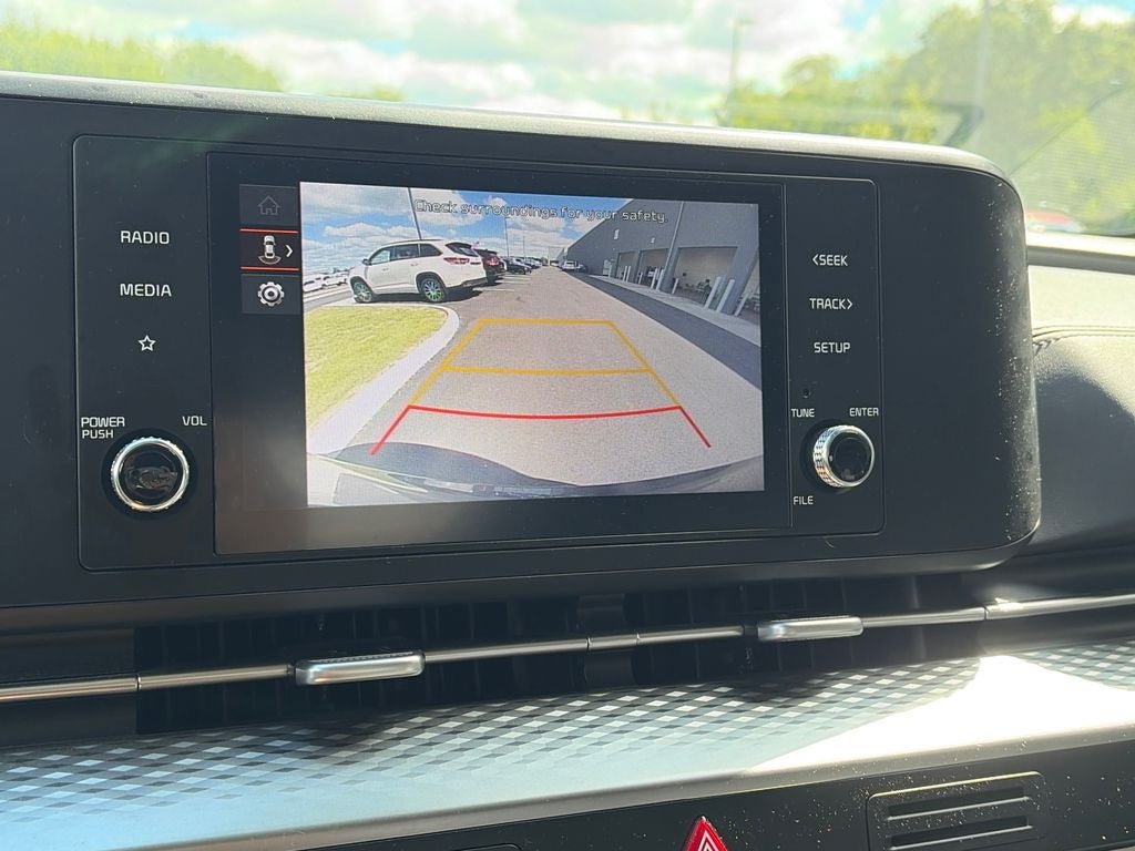2024 Kia Carnival LX