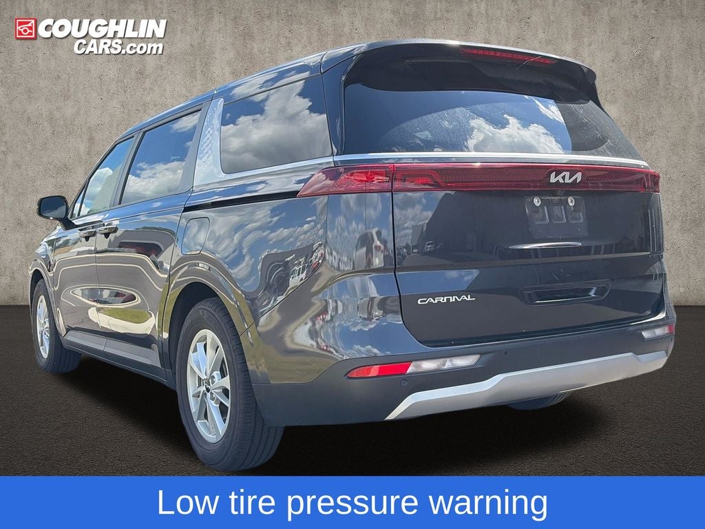 2024 Kia Carnival LX