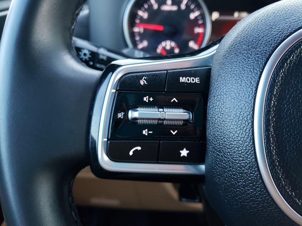 2024 Kia Carnival LX