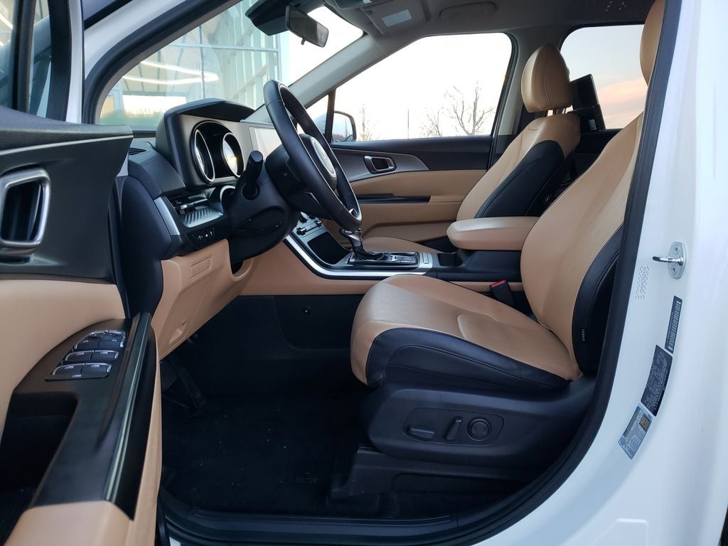 2024 Kia Carnival LX