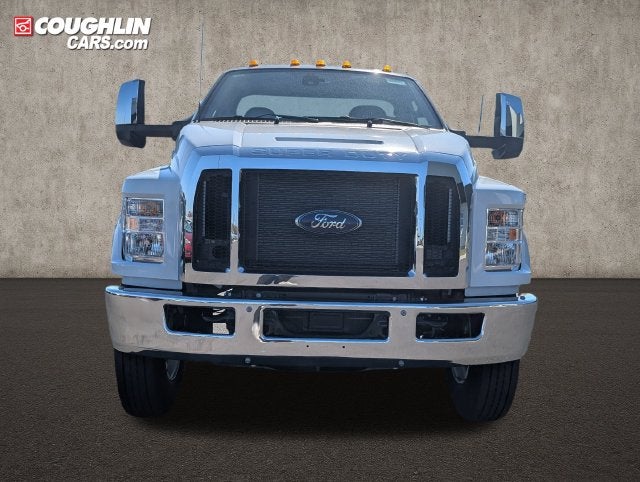 2027 Ford F-750SD Base