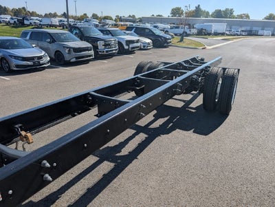 2027 Ford F-750SD Base