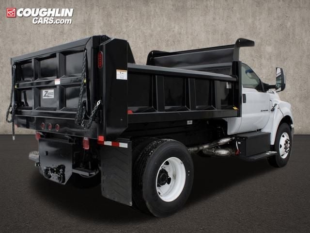 2025 Ford F-750SD Base