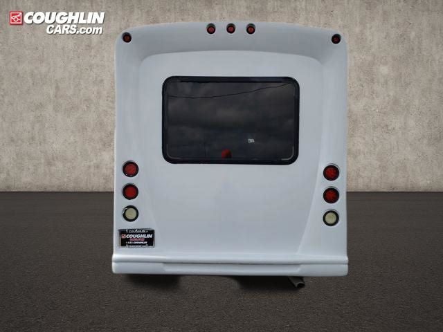 2011 Ford E-350SD Base Cutaway