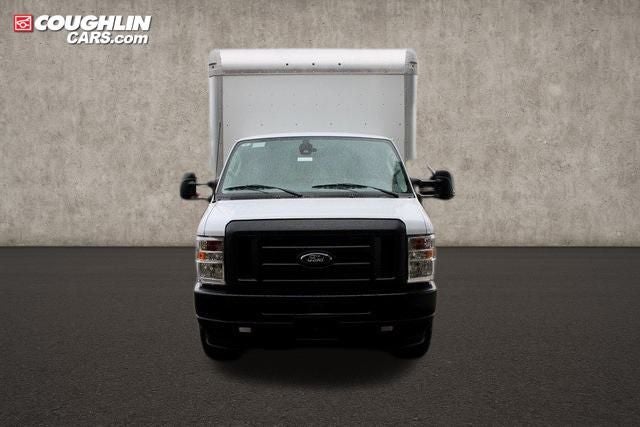 2025 Ford E-450SD Base