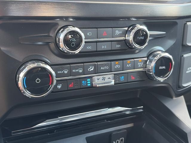 2027 Ford F-350SD Lariat