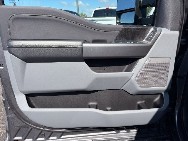 2027 Ford F-350SD XLT