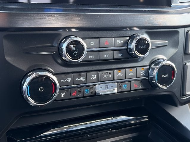 2027 Ford F-350SD Lariat