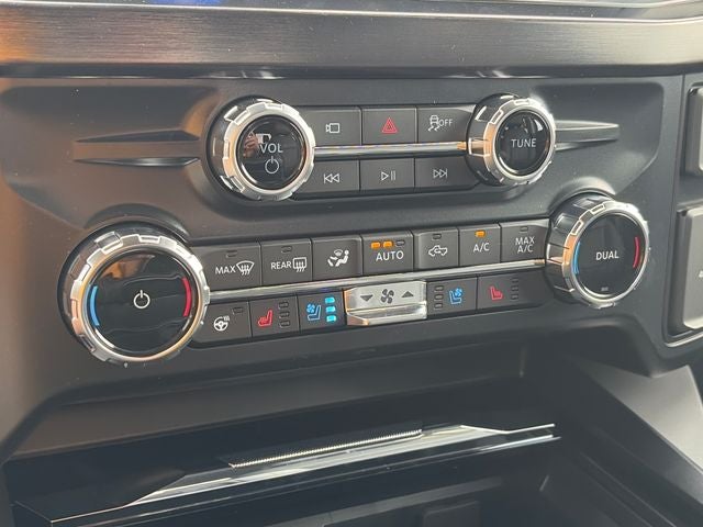 2027 Ford F-350SD Lariat