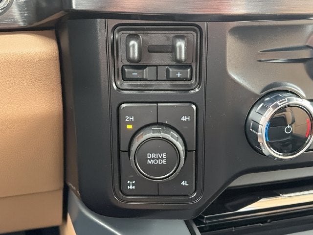 2027 Ford F-350SD Lariat