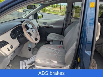 2011 Toyota Sienna XLE