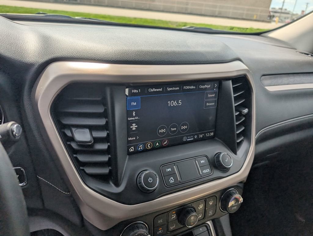 2023 GMC Acadia Denali