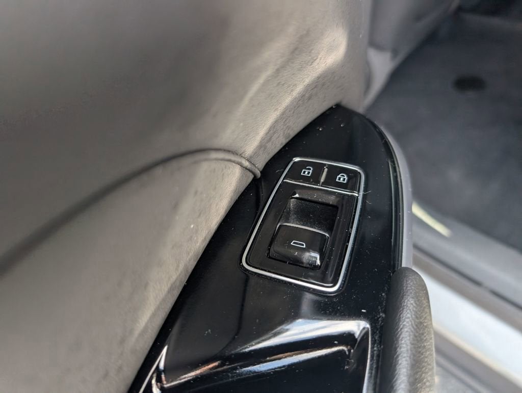 2025 Cadillac LYRIQ Luxury 3