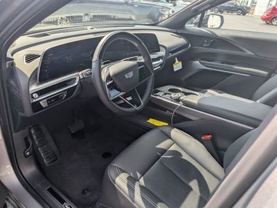 2025 Cadillac LYRIQ Luxury 3