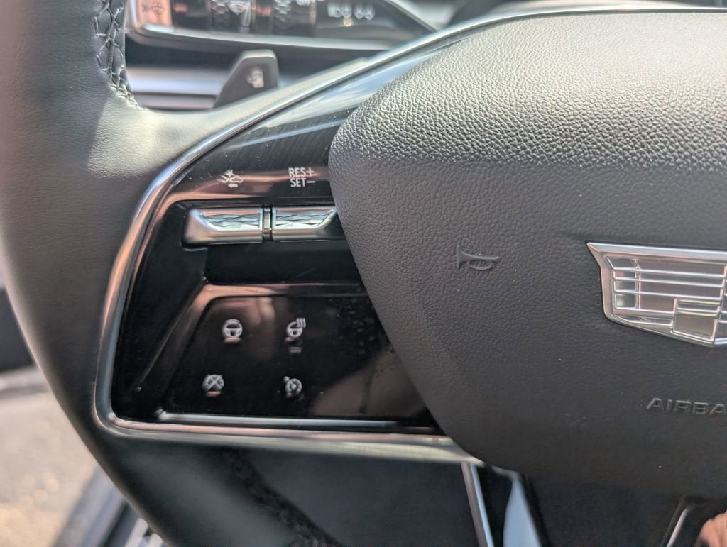 2025 Cadillac LYRIQ Luxury 3