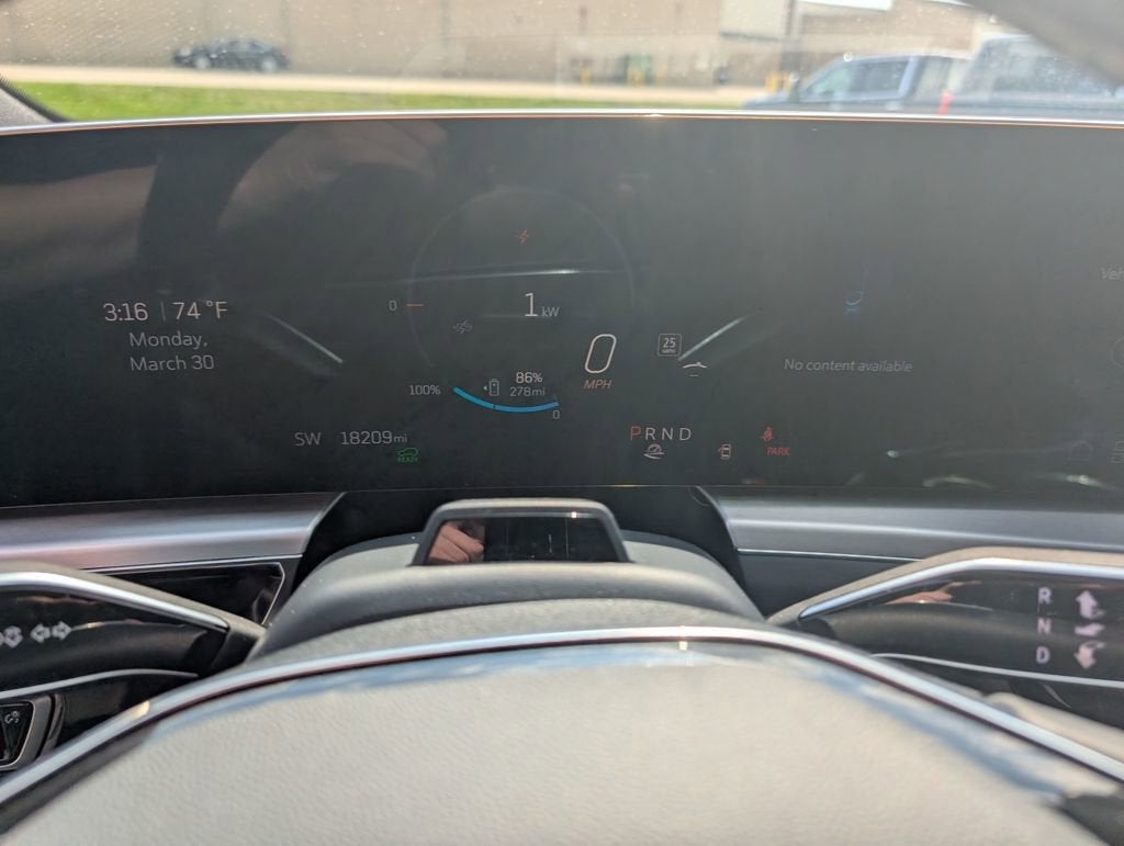 2025 Cadillac LYRIQ Luxury 3