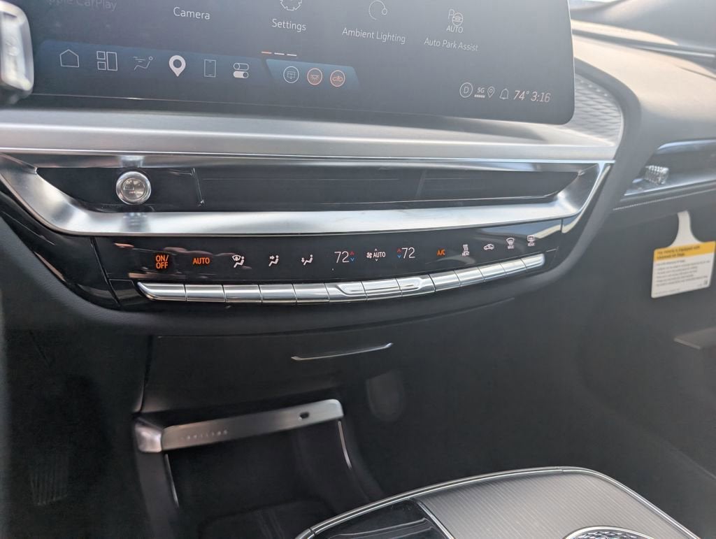 2025 Cadillac LYRIQ Luxury 3