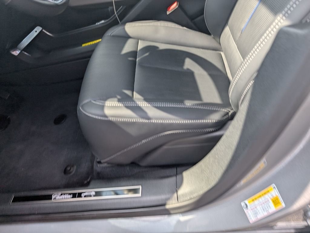 2025 Cadillac LYRIQ Luxury 3