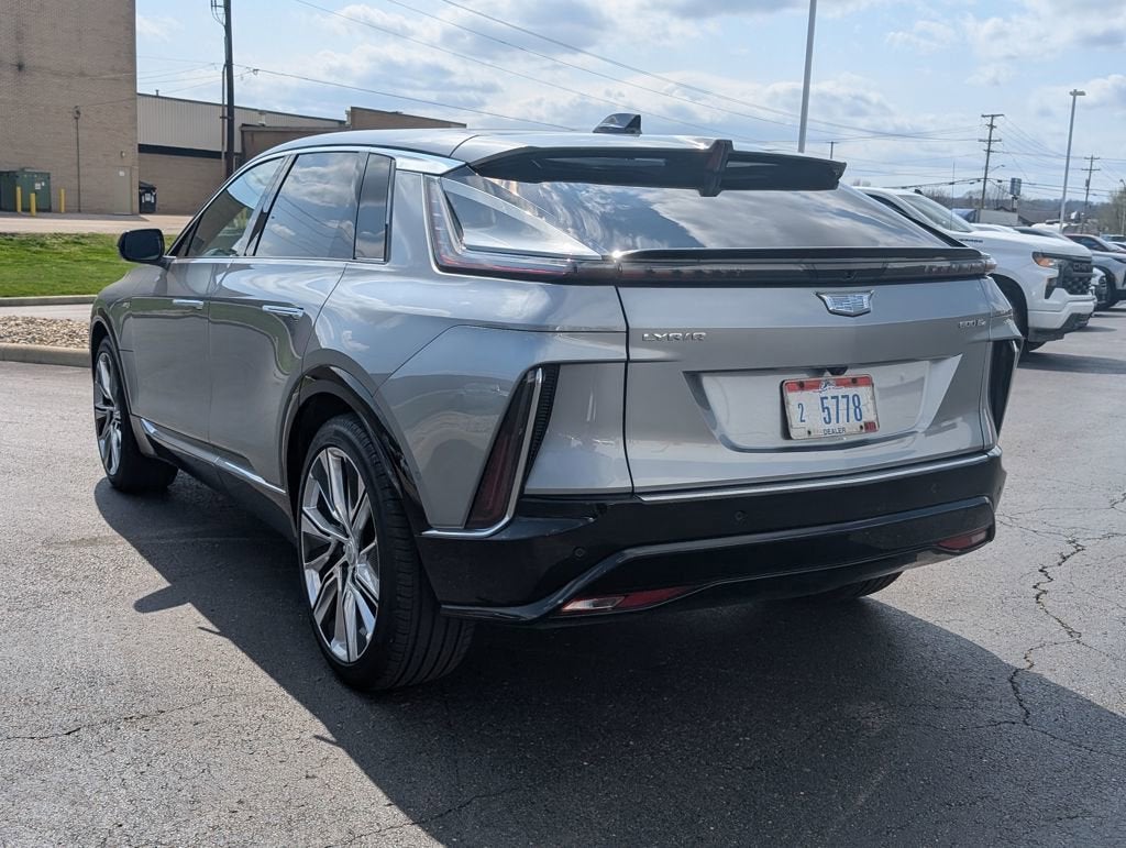 2025 Cadillac LYRIQ Luxury 3