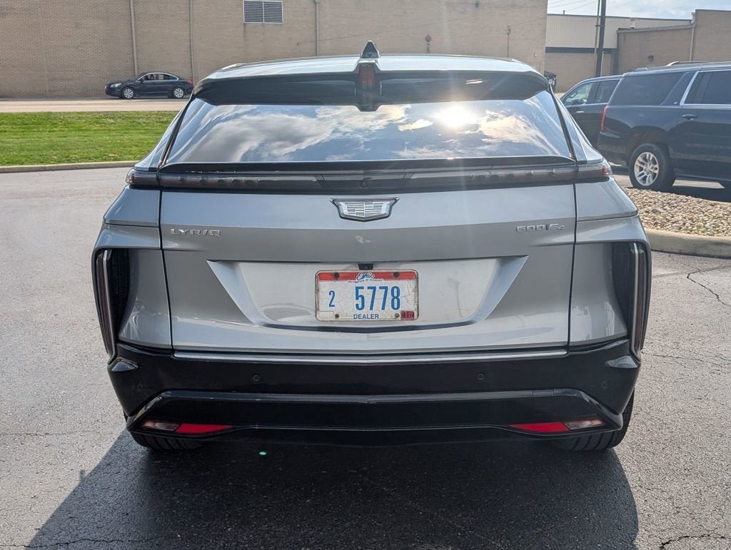 2025 Cadillac LYRIQ Luxury 3