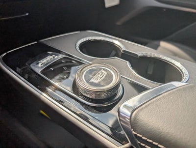 2025 Cadillac LYRIQ Luxury 3