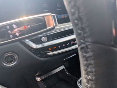 2025 Cadillac LYRIQ Luxury 3