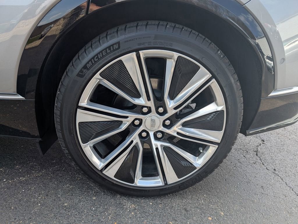 2025 Cadillac LYRIQ Luxury 3