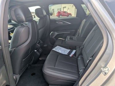 2025 Cadillac LYRIQ Luxury 3