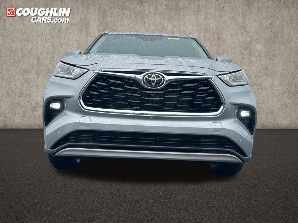 2025 Toyota Highlander Hybrid Platinum