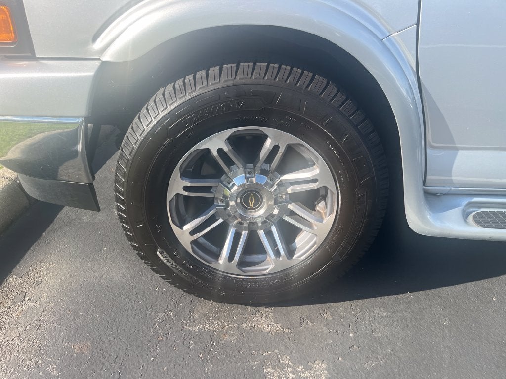 2023 Chevrolet Express Cargo 2500 1WT