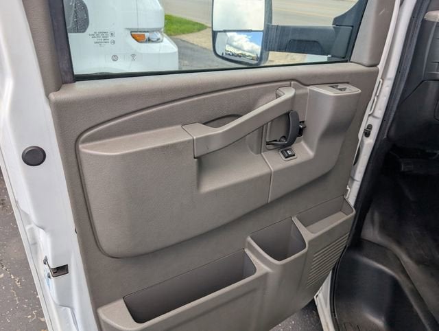 2023 Chevrolet Express Cutaway 3500 1WT