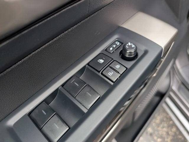 2025 Toyota Tundra 4WD SR5